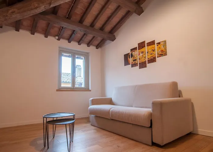 Umbrian Concierge - La Corte Del Grillo